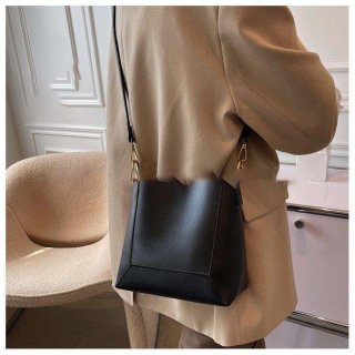 ショルダーバッグ レディース 斜めがけ 大人 肩掛け リボン 手持ち バッグ 合皮 韓国風 鞄 通勤 かばん カジュアル おしゃれ 大人 可愛い 30代 40代 50代