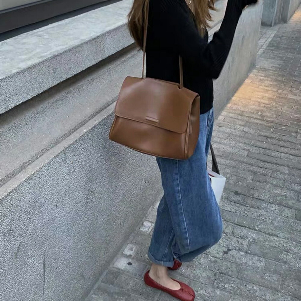 ショルダーバッグ レディース フェイクレザー フリップバッグ 斜めがけバッグ 通学 2way肩掛けバッグ 通勤 韓国風 シンプル